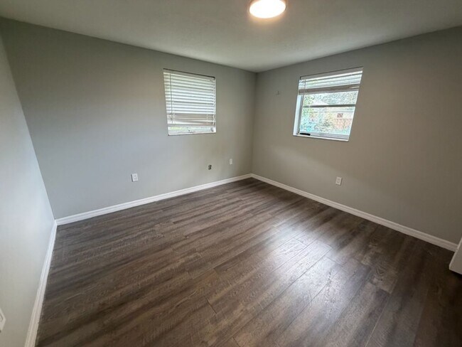 Foto del edificio - 702 21st Ave W