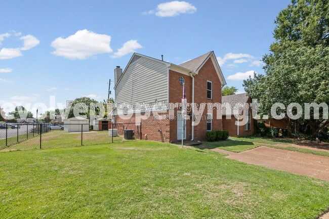 Building Photo - 8363 Creek Front Dr