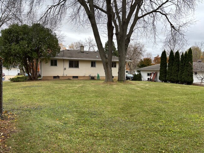 Foto del edificio - 4806 Goldfinch Dr