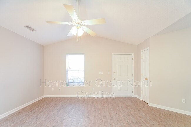 Building Photo - 413 Quartz Dr