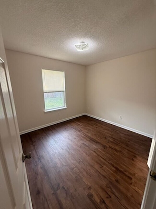 Building Photo - 3 bed/2 bath in Middleburg, FL