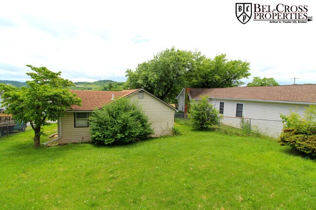 Foto del edificio - 2 Bedroom, 1 Bath house - Available 8/05/2026