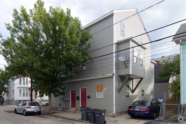 Building Photo - 42 Courtland St