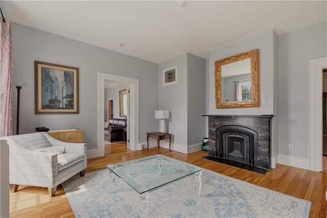 Building Photo - 92 Pelham St