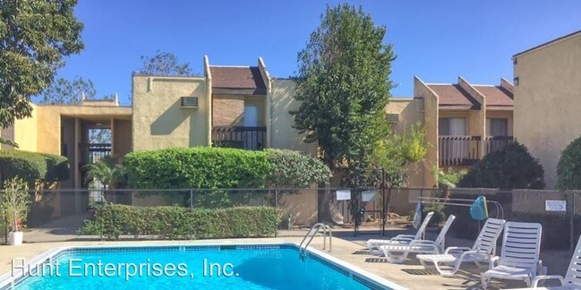Building Photo - 10511 Lindley Ave