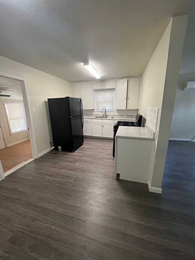 Building Photo - Springview 2 bedroom, 1 bath