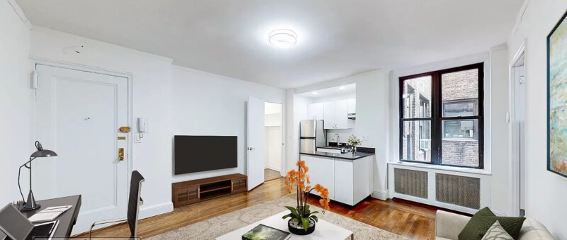 Building Photo - 144 E 46th St