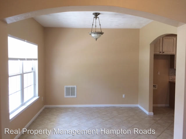 Foto del edificio - 5 br, 3 bath House - 109 Presidential Blvd