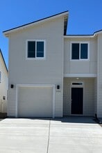 Building Photo - 3758 S Roosevelt Pl