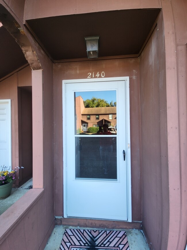 Building Photo - 2140 Pier Point Pl