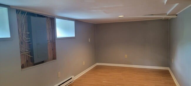 Building Photo - 517 Smiley Ave