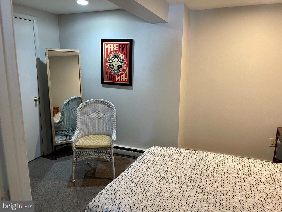 Foto principal - 301 E High St