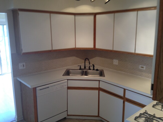 Building Photo - 1150 Coldspring Rd