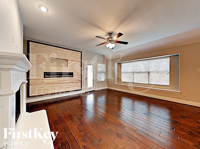 Foto del edificio - 488 Commonwealth Ln