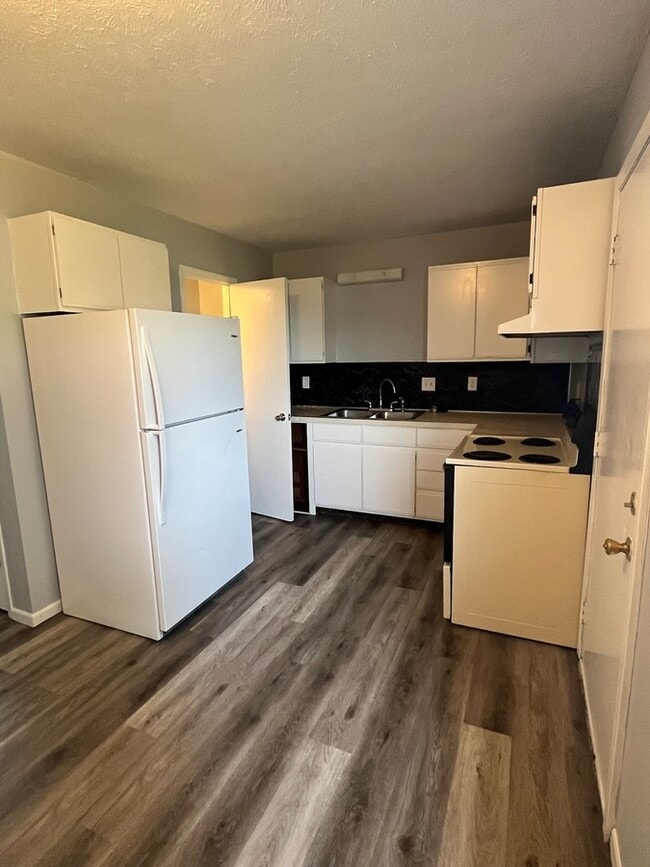 Building Photo - 631 136th Ave