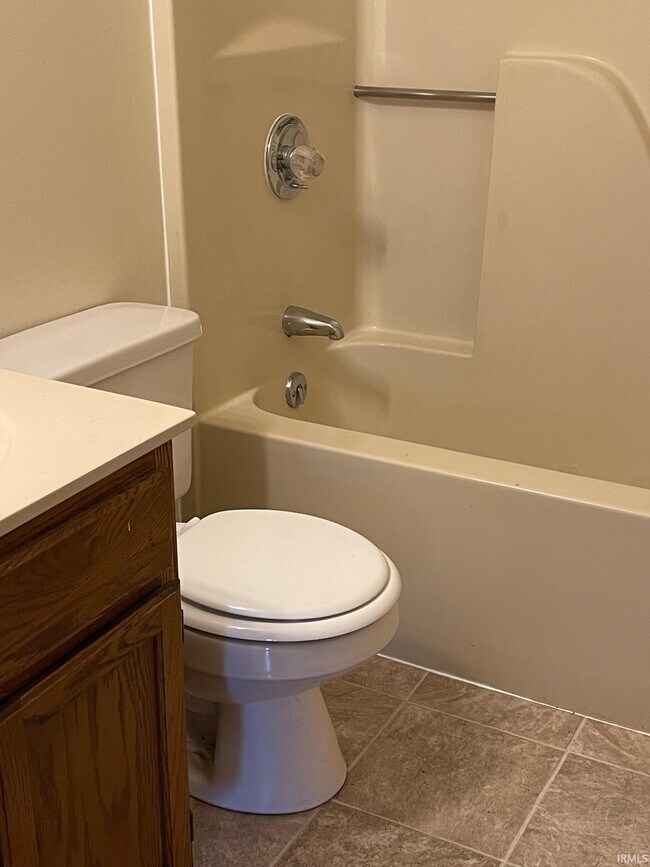 Foto del edificio - 5243 Raubs Ln