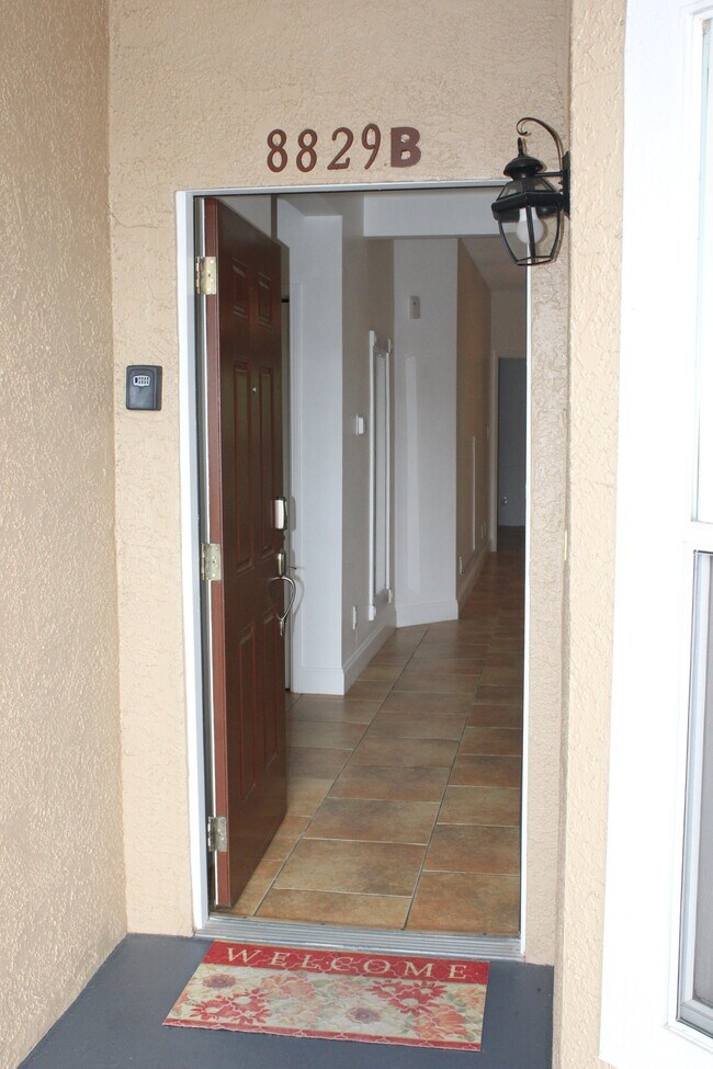 Foto del edificio - 8829 Coral Palms Ct