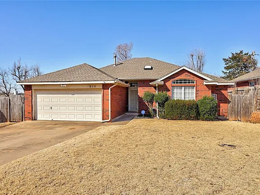 Foto principal - 919 Queens Cir