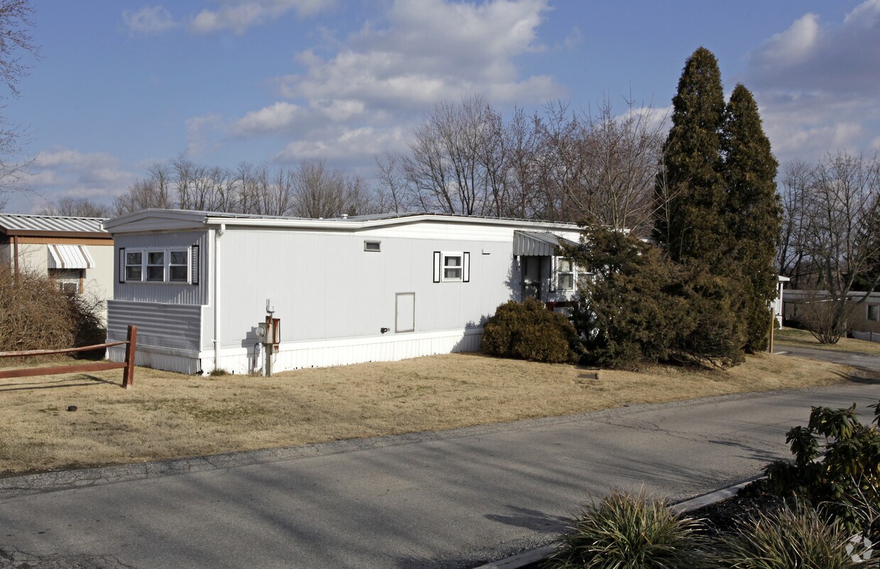 Virginia Hills West Apartments in Imperial, PA
