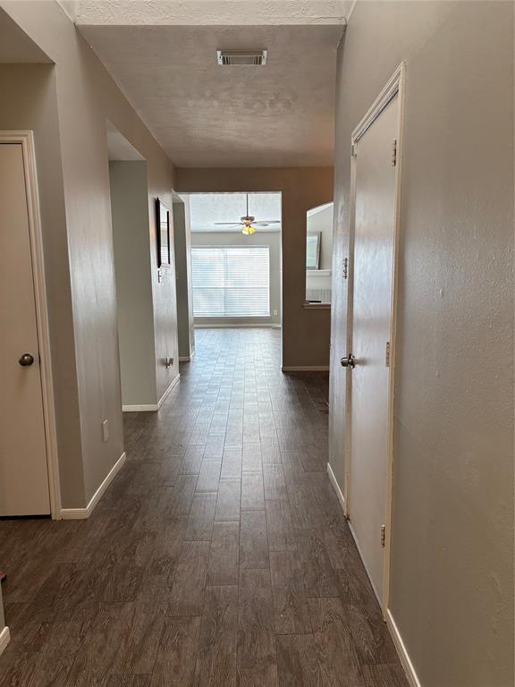 Foto del edificio - 1702 Oak Ridge Dr
