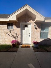 Building Photo - 1208 S Diplomat Dr