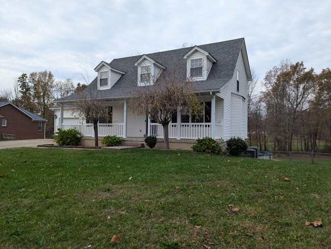 Foto del edificio - LARGE HOME WITH POOL IN CENTRAL HARDIN COUNTY