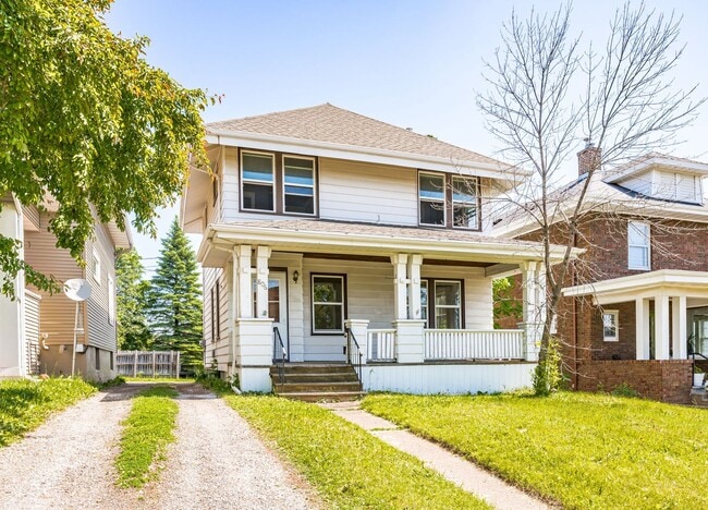 Building Photo - AVAILABLE NOW! 3 Bed/ 1 Bath Single Family...
