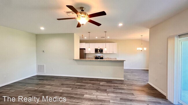 Foto del edificio - 2 br, 2 bath House - 7801 Valencia Rd