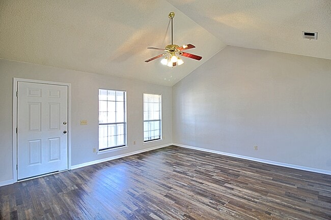 Building Photo - 942 Gulfstream Rd