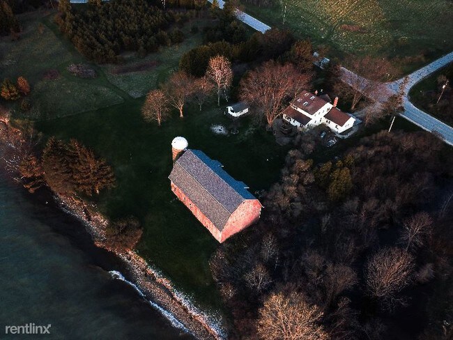 Building Photo - 5 br, 3 bath House - 698 County U