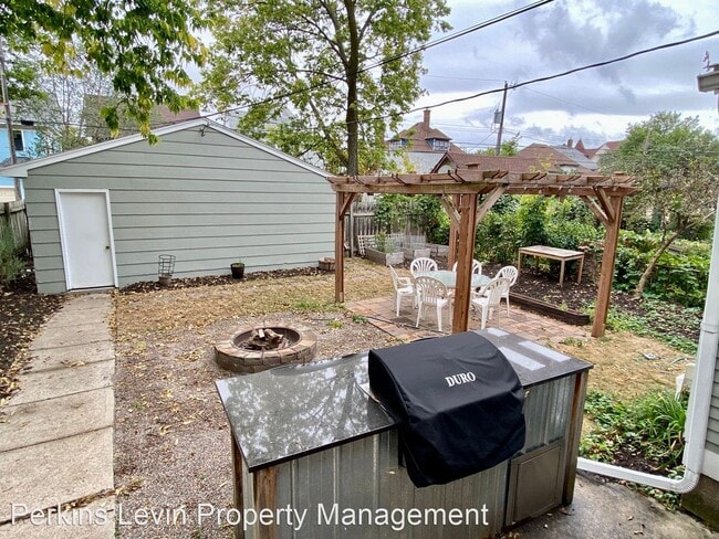 Building Photo - 4 br, 2 bath House - 2521 Dupont Ave S