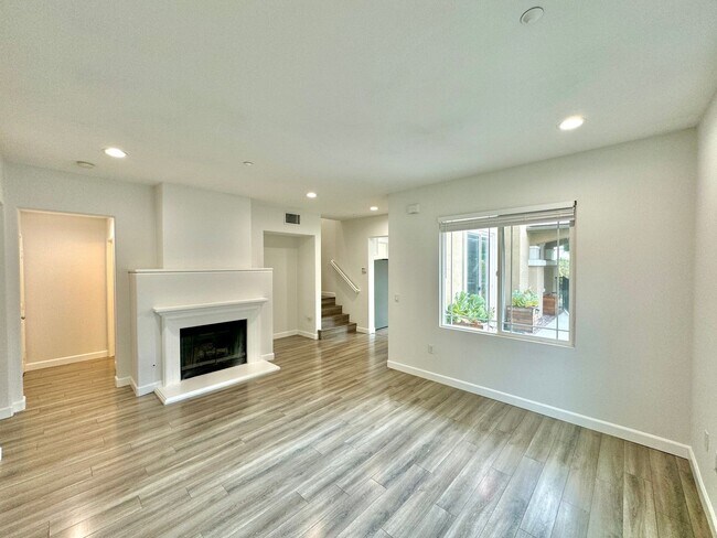 Building Photo - Great 3B/2.5BA Townhome in San Marcos!