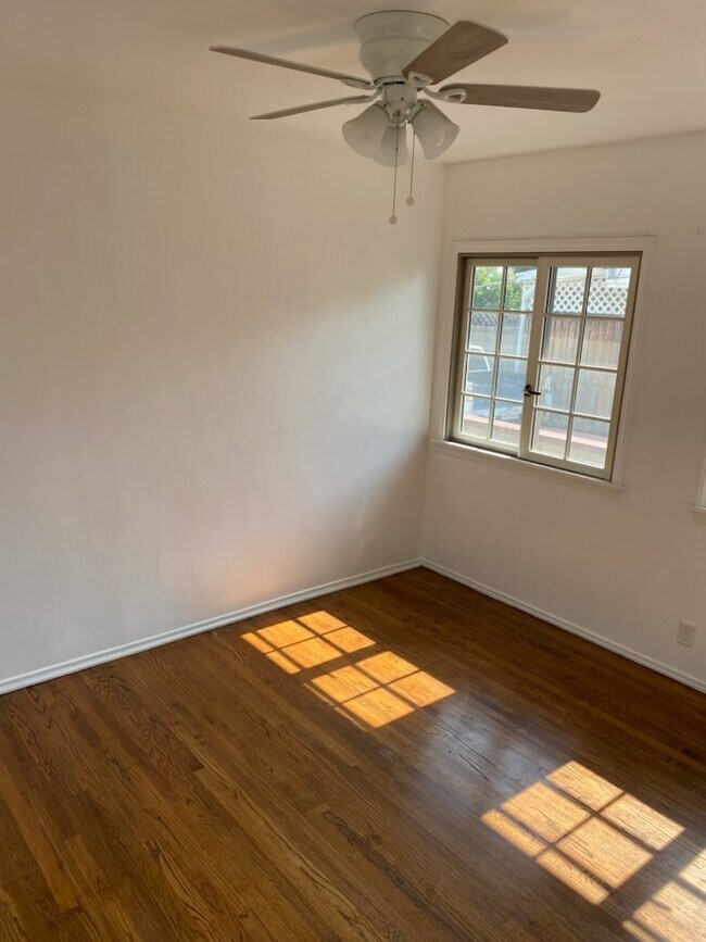 Building Photo - 15220 Cullen St