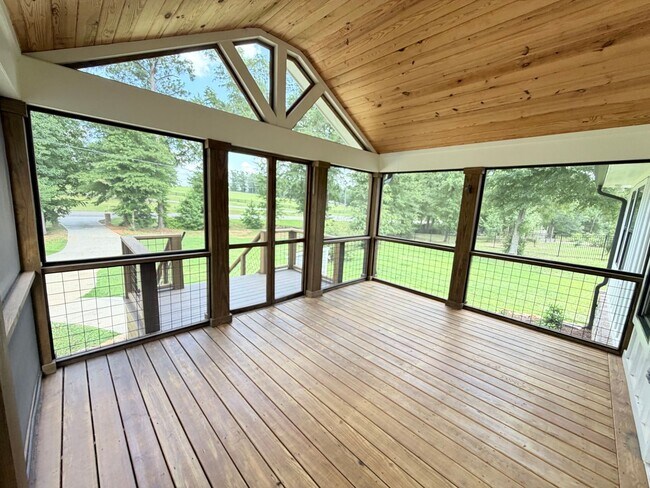Building Photo - Renovated Ranch in Oconee County