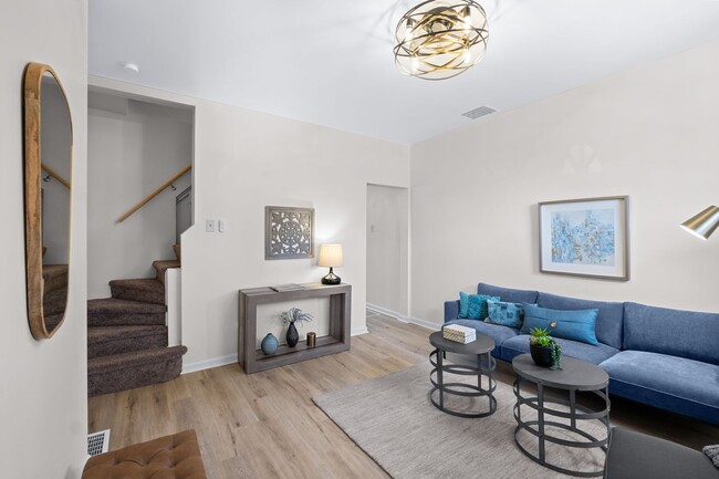 FULLY UPDATED 2 BR, 1 BA Single Family Home in Edgewood - SHARP! - FULLY UPDATED 2 BR, 1 BA Single Family Home in Edgewood - SHARP!