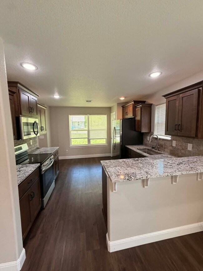 Building Photo - Charming 3 bedroom / 2 bathroom home in Oronogo Mo!! Fenced in Yard!! - Spacious and Move in Ready!!