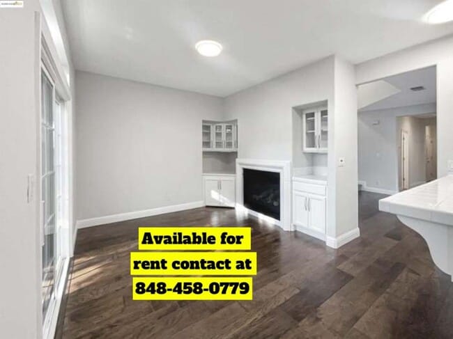 Foto del edificio - 51 Village Square Pl