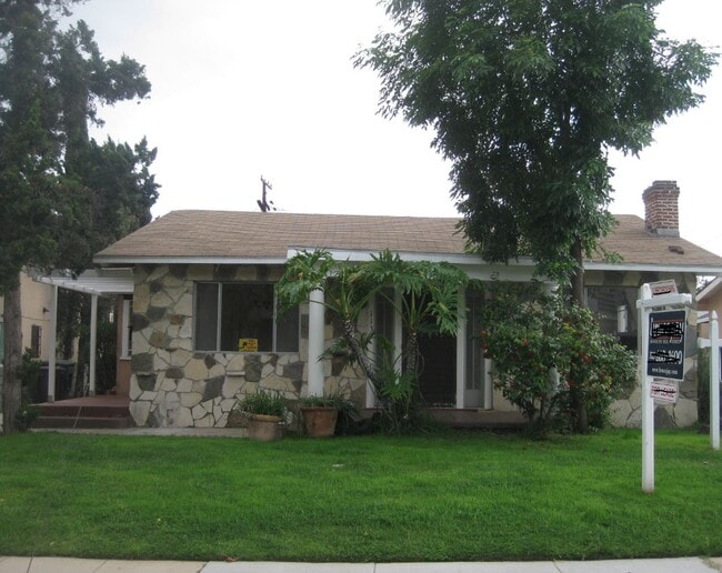 Building Photo - 1134 Orange Grove Ave