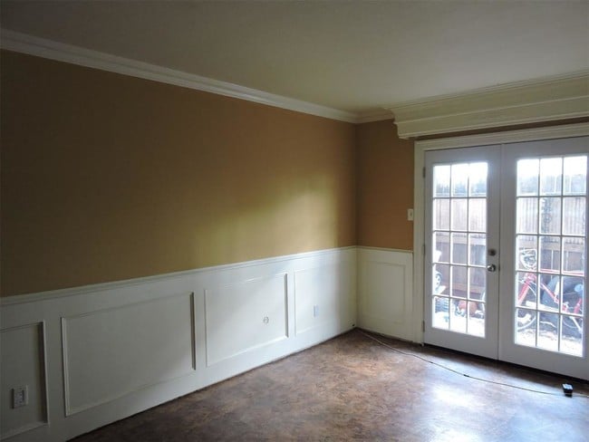 Building Photo - 7200 Clarewood Dr