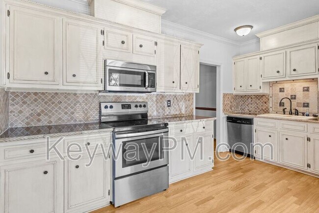 Foto del edificio - 2930 Running Creek Ln