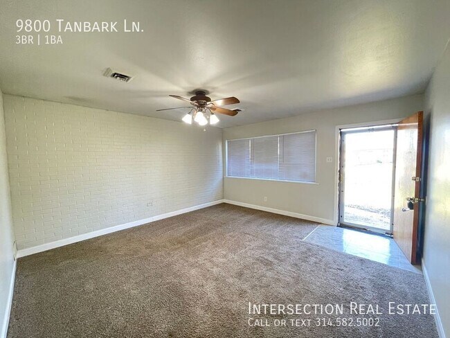 Foto del edificio - 9800 Tanbark Ln