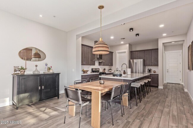 Foto del edificio - 21073 W Sunrise Ln