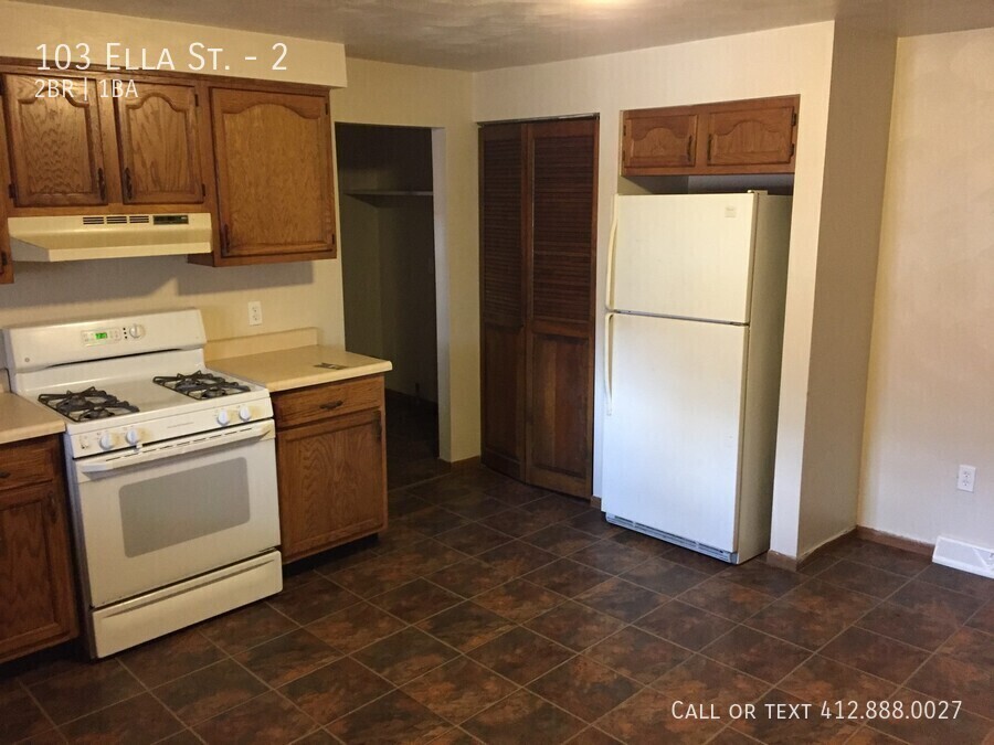 Primary Photo - Huge 2 Bedroom