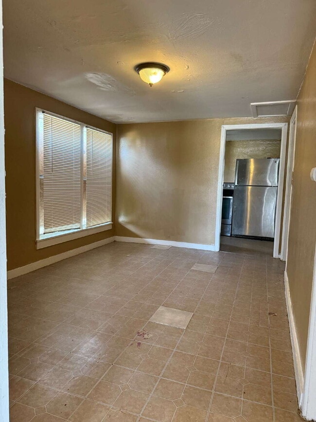 Photo - One Bedroom Apartment Close to 410 & 87