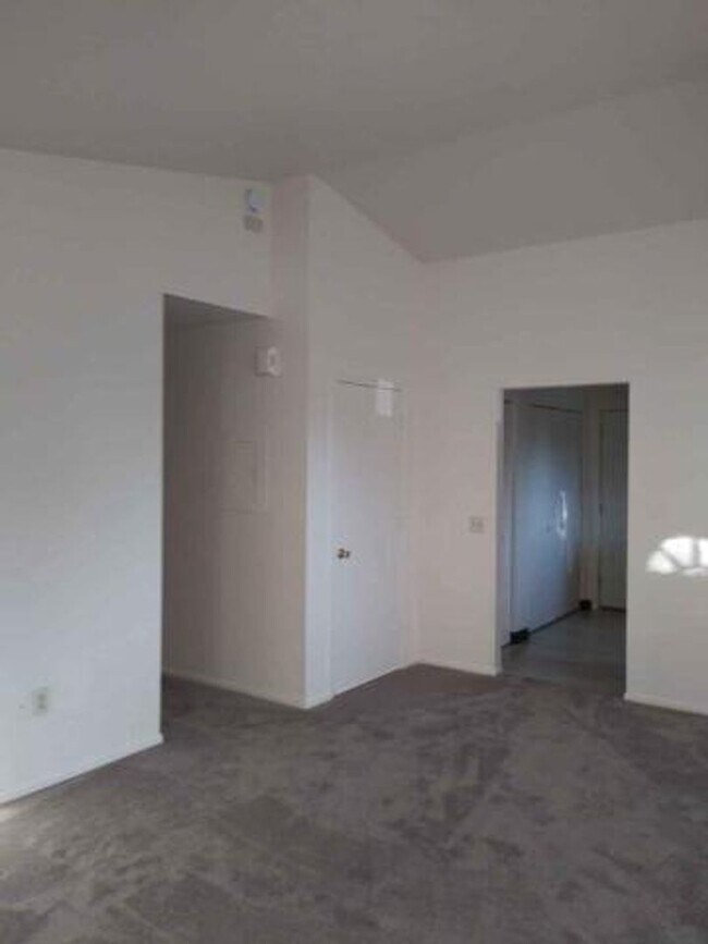 Foto del edificio - 3 bedroom 2 bath home close to downtown