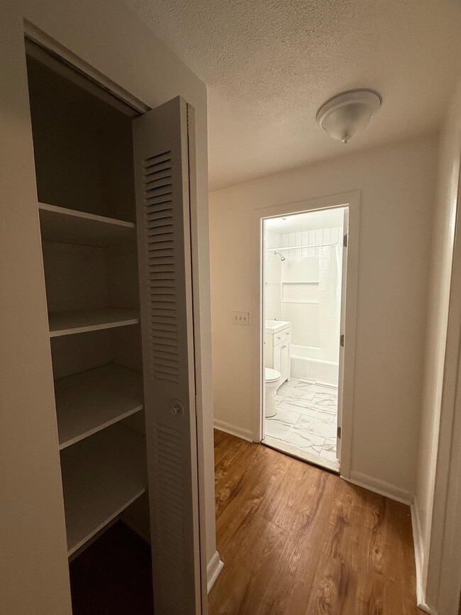 Foto del edificio - 240 Belmont St