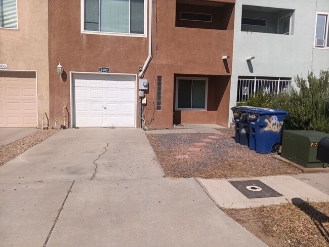 Foto del edificio - 3 Bedroom, 2.5 Bathroom Home! Schedule a S...