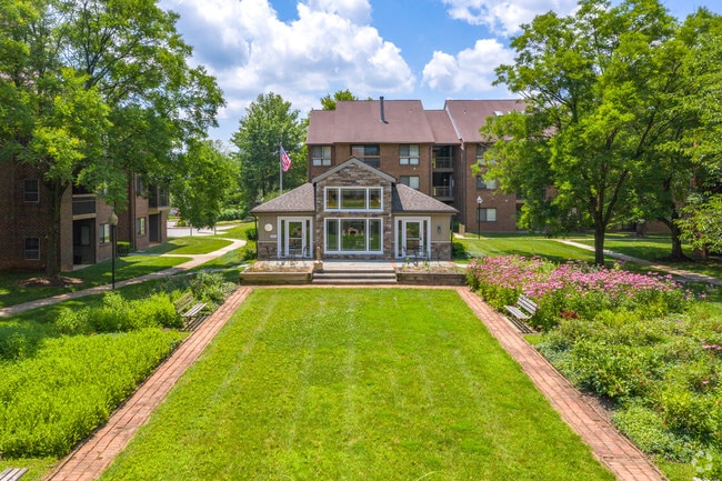 Gardens - The Greens at Columbia Apartments