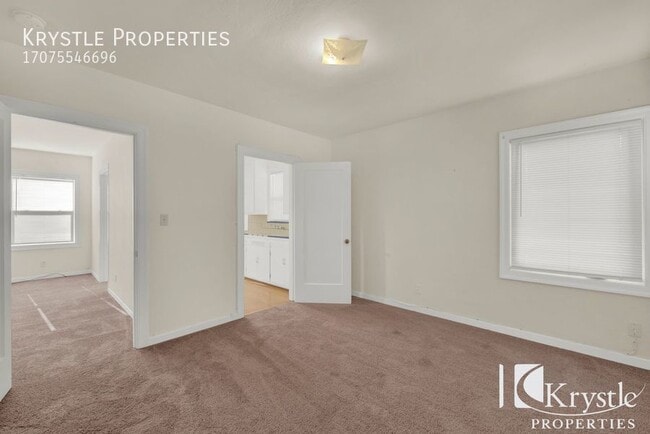 Building Photo - Upper level apartment in South Vallejo