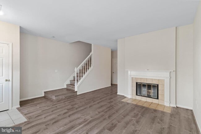 Foto del edificio - 7115 Strawn Ct